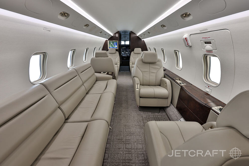 2005 Bombardier Challenger 300 S/N 20058