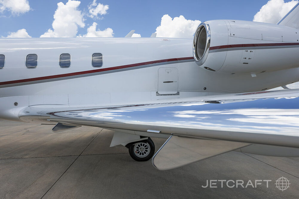 2005 Bombardier Challenger 300 S/N 20058