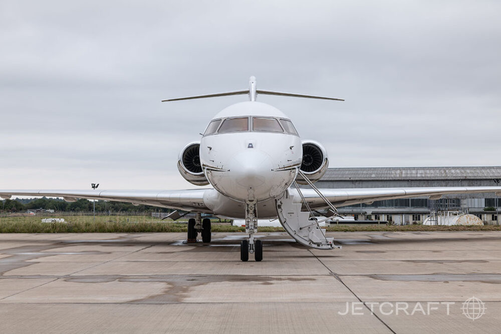 2012 Bombardier Global 6000 S/N 9437