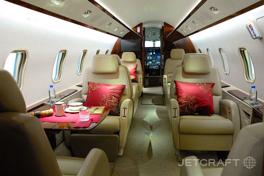 2006 Bombardier Challenger 300 S/N 20110