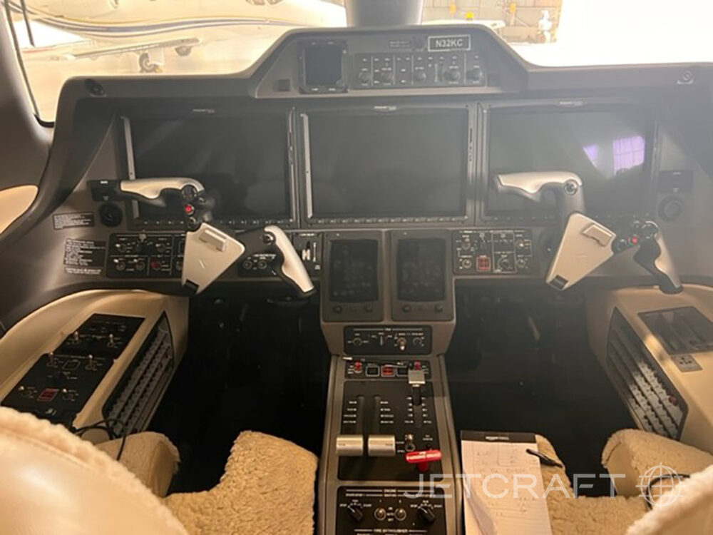 2016 Embraer Phenom 300 S/N 50500339